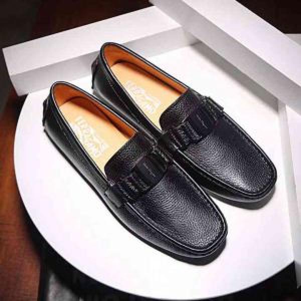 先行受注 サルヴァトーレフェラガモ ファッション度アップ FERRAGAMO カジュアルシューズ2026最安値！