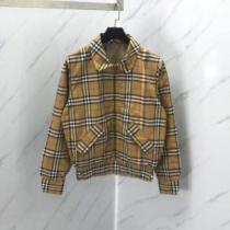 ハーフコート　個性的なモデル　バーバリー BURBERRY  現代的な印象　秋冬...