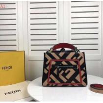 4色可選 有名人同じアイテム FENDI フェンディ 大胆なデザイン  トートバッグ 数量限定再入荷