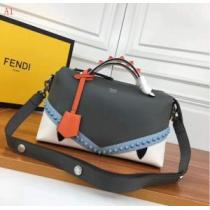格好良いアイテム FENDI フェンディ 2026新品入荷  ショルダーバッグ ...