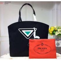 今季爆発的な人気　稀少*入手困難　3色可選  トートバッグ　注目美品　PRADA...