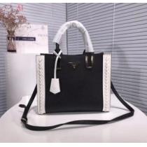 2026人気の主流アイテム　PRADA プラダ  トートバッグ  3色可選　高品質な　ファッションの最先端！