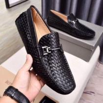 ナチュラルな素材感 BOTTEGA VENETA 今季大人気新作登場カジュアルシューズ ボッテガ ヴェネタ