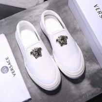 希少価値大 ヴェルサーチ有名人同じアイテム VERSACE スリップオン秋季超人...