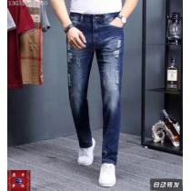 圧倒的人気新着　ジーンズ　有名人同じアイテム　数量限定再入荷　ヴェルサーチVER...
