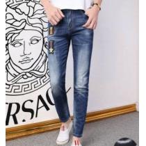海外限定アイテム　ヴェルサーチVERSACE  毎年流行り定番アイテムおすすめ　...