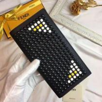 旬のアイテム 財布 フェンディ現代的な印象 FENDI 2026年秋冬入荷大人キレイめ