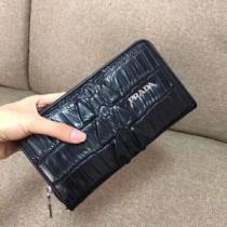 PRADA 2026年秋冬入荷 稀少*入手困難 今季爆発的な人気 財布 プラダ
