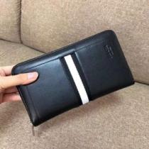モデル大絶賛 財布 PRADA 2026年秋冬入荷 最終数量限り！プラダ最近人気...