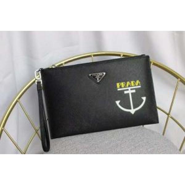 2026年秋冬シーズン プラダ PRADA ファッションの最先端！ クラッチバッグ  上品でファッション
