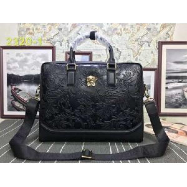 格好良いアイテム ショルダーバッグ 2026新品入荷 ヴェルサーチVERSACE 人気急上昇中