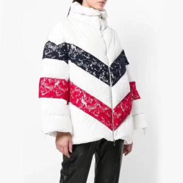 モンクレール2026年人気満々のブランド MONCLER ダウンジャケットファッションの最先端！