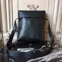 有名人同じアイテム  ロエベ LOEWE 数量限定再入荷 ショルダーバッグ 冬季限定販売