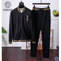 VERSACE 2色可選 上下セット激安特売中 2026【SALE！】ヴェルサー...