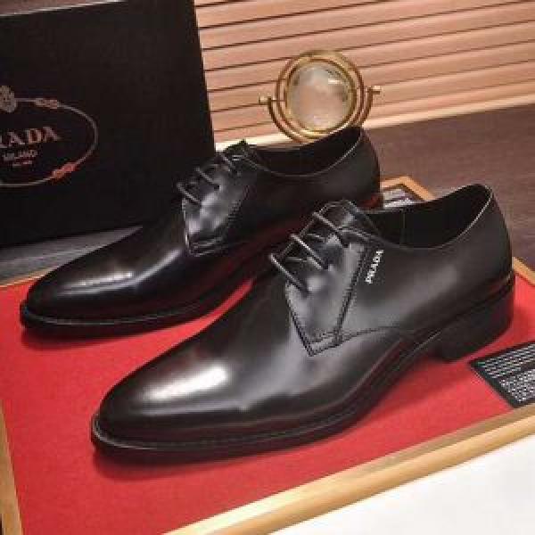 旬のアイテム ビジネスシューズファッショニスタ愛用プラダ PRADA 2026年秋冬入荷