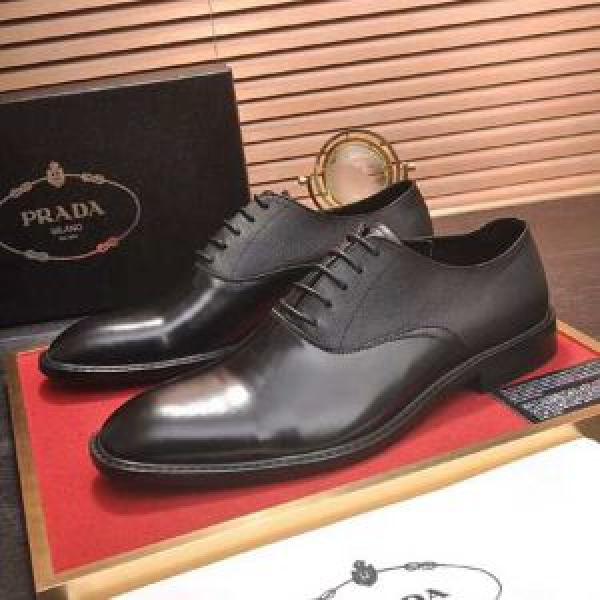 モデル大絶賛ビジネスシューズ 2026年秋冬入荷 上品でベーシック プラダ PRADA