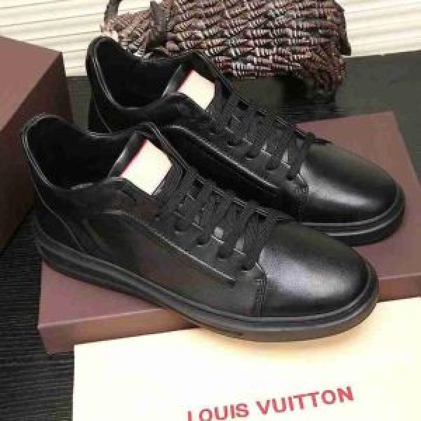 海外限定アイテム ルイ ヴィトン LOUIS VUITTON2026年秋冬シーズン ランニングシューズ