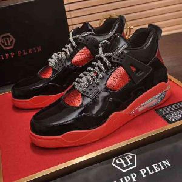 ランニングシューズ 人目を引く存在感 フィリッププレイン 2026新品入荷 PHILIPP PLEIN