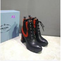 すっかり定番化 プラダ PRADA 2026秋冬の定番新品到来!   ショートブ...