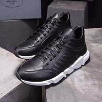 プラダ PRADA ランニングシューズ  2色選択可 海外先行発売！2026最安...