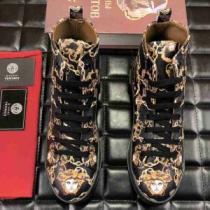 2026【SALE！】 ヴェルサーチVERSACE ハイトップシューズ 流行の注...