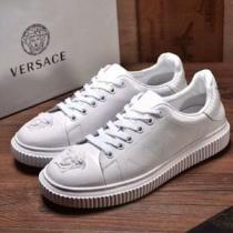 有名人同じアイテム ヴェルサーチVERSACE 2026最安値！ ランニングシュ...