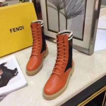 定番品質保証 主役級のアイテム  FENDI フェンディ ショートブーツ 最終数...