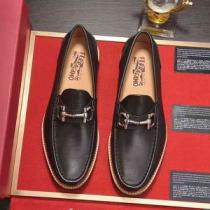 秋季超人気アイテム 2026年人気満々のブランド FERRAGAMO サルヴァト...