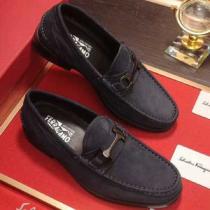 上品でファッション カジュアルシューズ 圧倒的人気新着 FERRAGAMO サル...