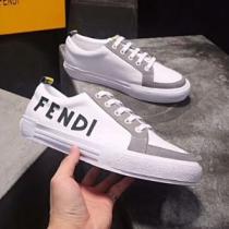 秋冬超人気の最新作 今季新作登場 FENDI フェンディ カジュアルシューズ 2...