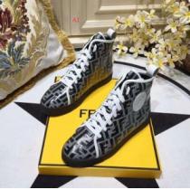 人気急上昇中 今季大人気新作登場 FENDI フェンディ ランニングシューズ 最...