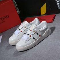 秋季超人気アイテム  VALENTINO ヴァレンティノ 最近人気一番！カジュア...
