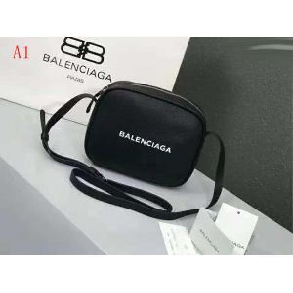 冬季限定販売 バレンシアガ BALENCIAGA ミニバッグ 2026最高ランキング 多色可選 高級感が漂う