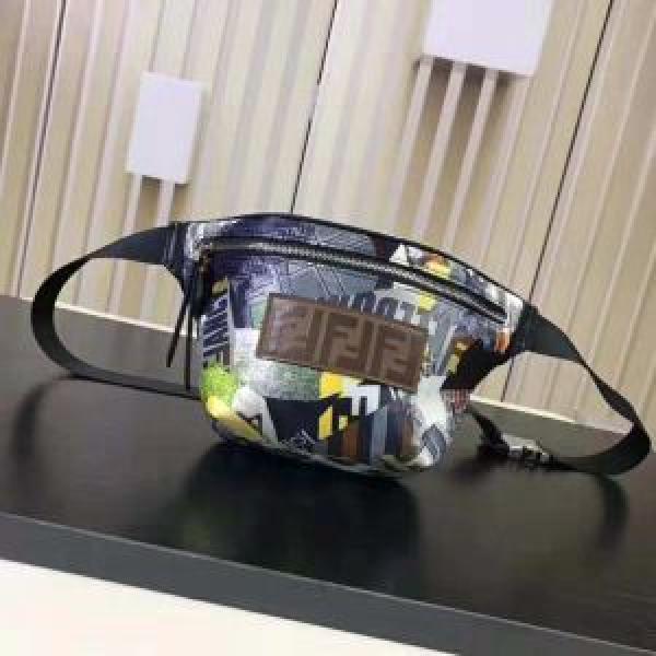 ファッション度アップ フェンディ超激安価格 FENDI ウエストポーチ ミックス感が溢れる