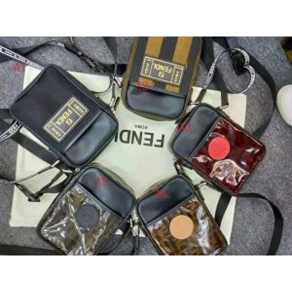 話題の新作到着！フェンディ FENDI 2026年人気満々のブランド ミニバッグ 多色可選