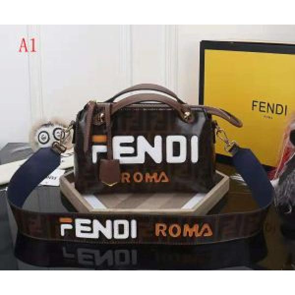 2色可選 軽量で薄手の フェンディ再入荷！ FENDI ショルダーバッグ 絶妙な新商品