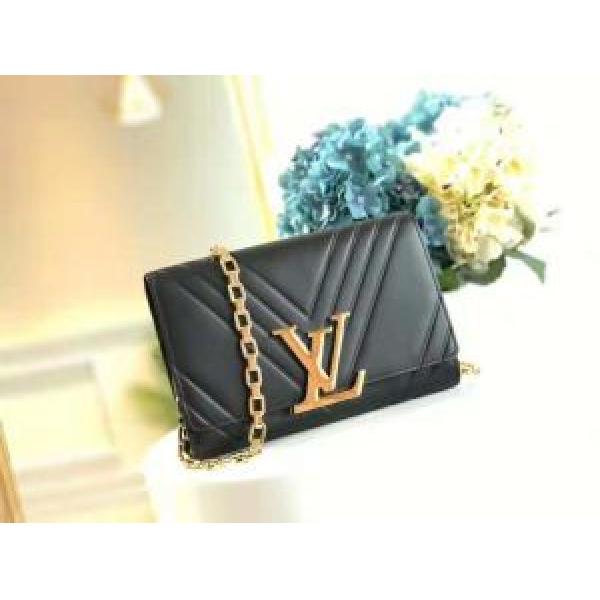 ショルダーバッグ 4色可選 人目を引く存在感 2026新品入荷 冬季限定販売 LOUIS VUITTON ルイ ヴィトン