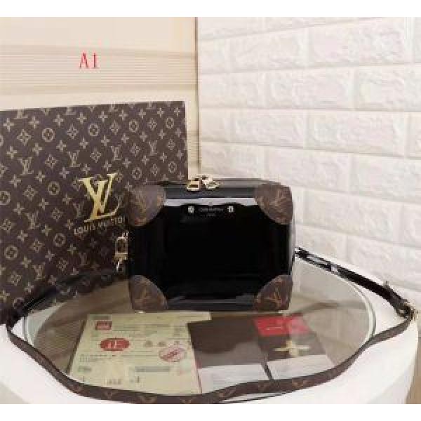 秋冬超人気の最新作 LOUIS VUITTON ルイ ヴィトン ショルダーバッグ 多色可選 人気急上昇中