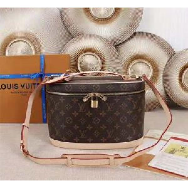 毎年流行り定番アイテムおすすめ 有名人同じアイテム LOUIS VUITTON ルイ ヴィトン モノグラム
