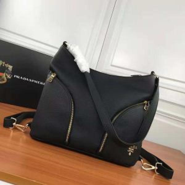 ショルダーバッグ 3色可選 ファッションの最先端！ 2026年秋冬シーズン PRADA プラダ