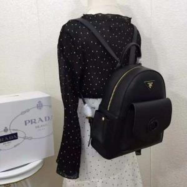 リュック 4色可選 すっかり定番化 絶妙な新商品 大人っぽく知的な PRADA プラダ