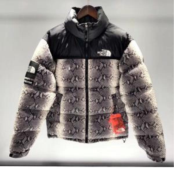 SUPREME シュプリーム 秋のお出かけに最適 流行の注目ブランド 2026年秋冬入荷 ファッションの最先端！