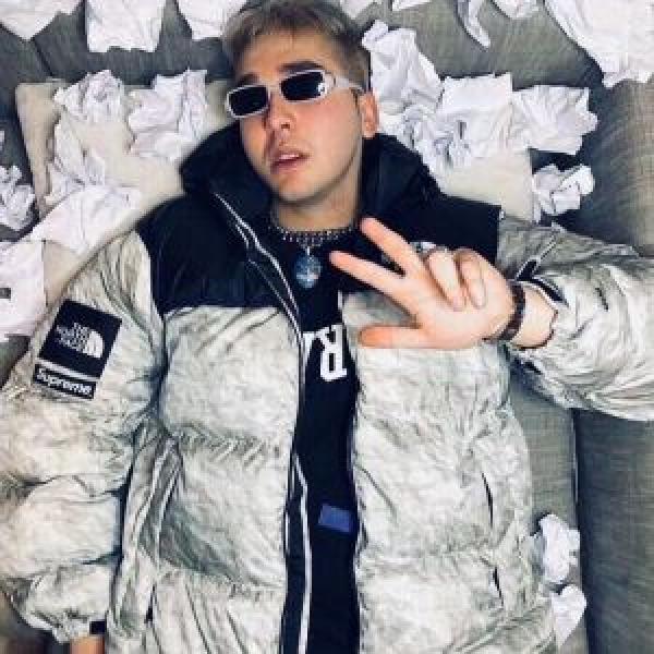 2026年人気満々のブランド 上品でファッション SUPREME シュプリーム 秋のお出かけに最適 Supreme x TNF