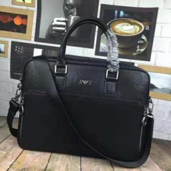 ファッションの最先端！アルマーニ 18ＳＳ美品 ARMANI 上品でファッション  ハンドバッグ 大流行中