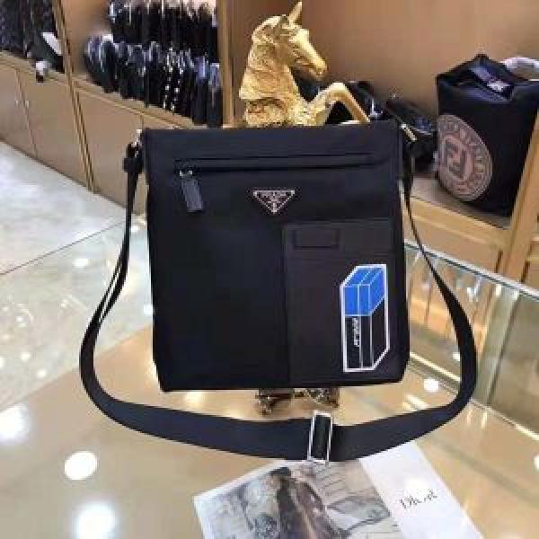 先行受注 プラダファッション度アップ PRADA 2026最安値！ショルダーバッグ これは欲しい
