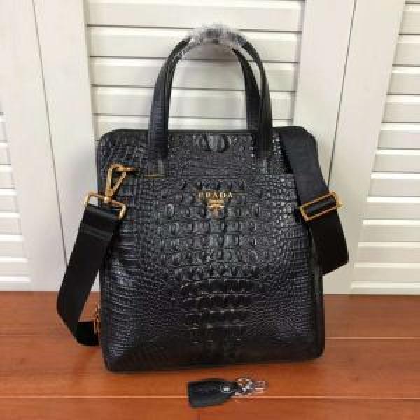 プラダSALE品追加 PRADA オシャレを満喫できる ショルダーバッグ 2026秋冬の定番新品到来!