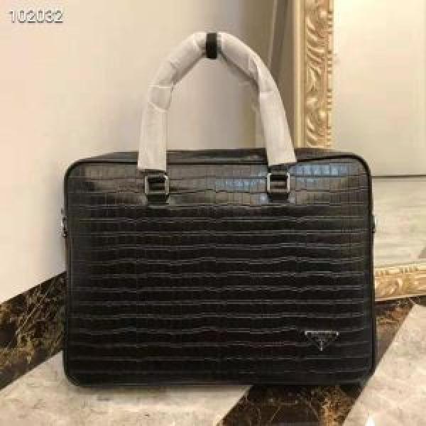 国内完売 手持ち&ショルダー掛けプラダ 圧倒的人気新着 PRADA 2026秋冬の定番新品到来!