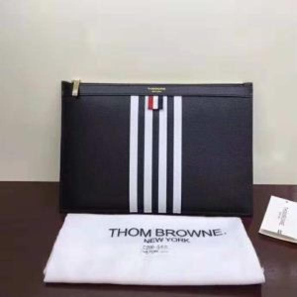 オシャレを満喫できるトムブラウン国内完売 THOM BROWNE ポーチ 2026【SALE！】