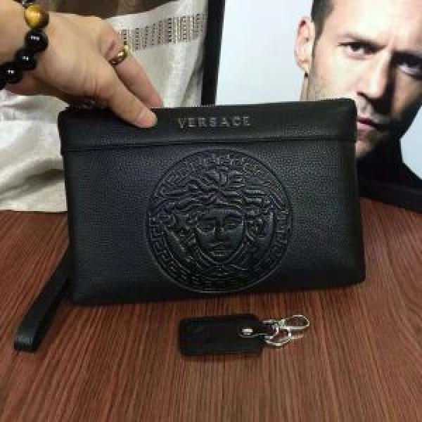 ポーチ2026人気の主流アイテム ヴェルサーチ 現代的な印象 VERSACE 海外先行発売！