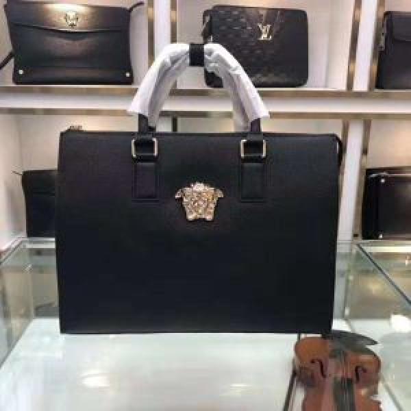 期間限定SALE ヴェルサーチ2026新品入荷 VERSACE 人気デザインで欲しい 手持ち&ショルダー掛け